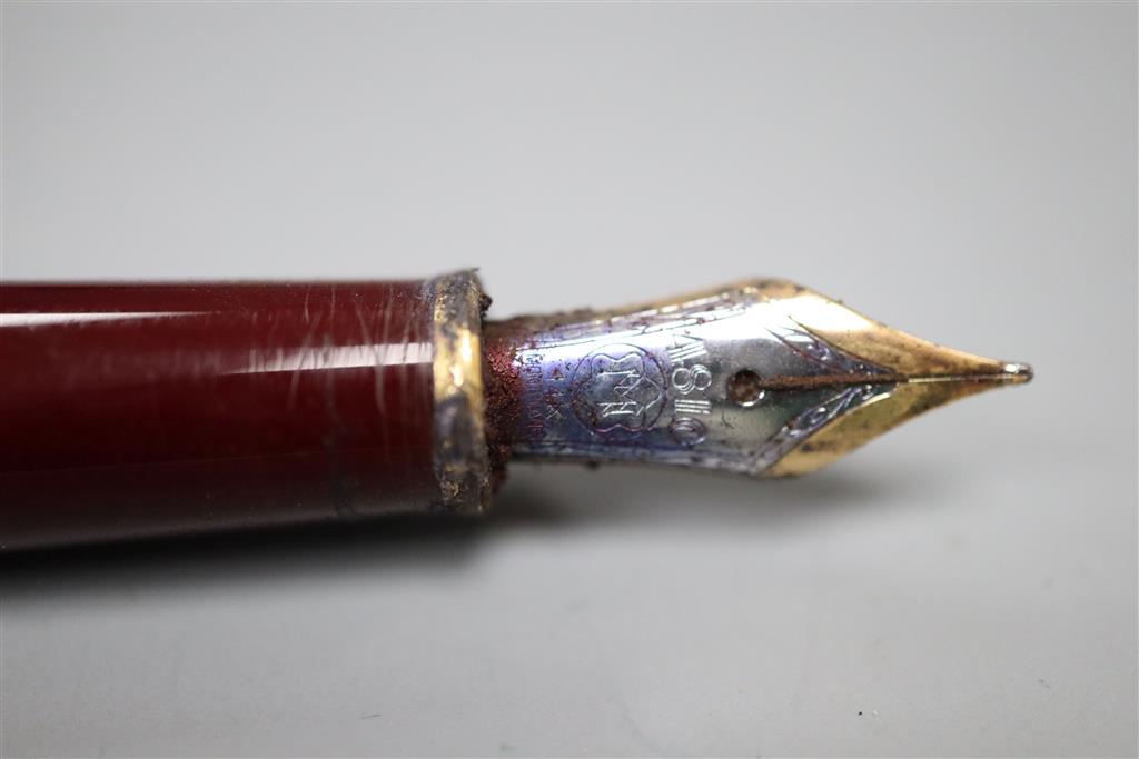 A Montblanc Meisterstuck fountain pen with 14k gold 4810 nib, 13.5cm.